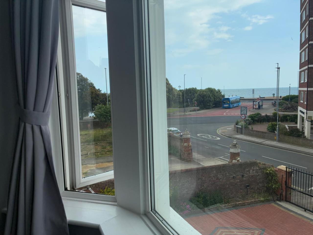 Inn By The Sea, Portsmouth - En Suite Rooms With Or Without Sea View, Onsite Ev 22Kw Exterior foto